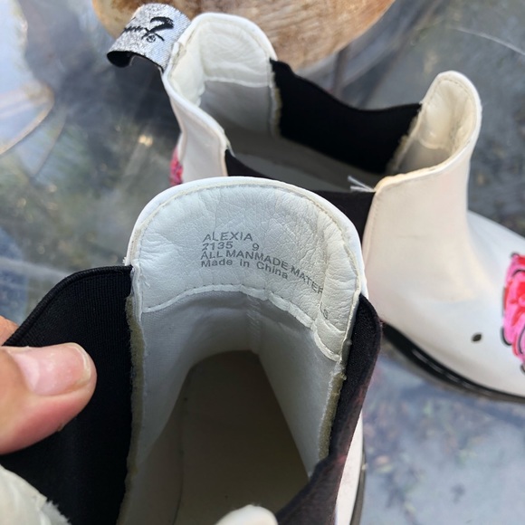 Hand painted boots - Picture 6 of 6